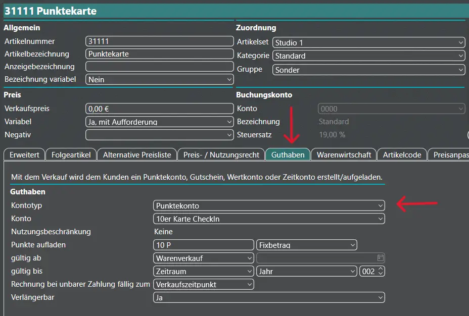 Screenshot der Nutzeroberfläche der Software CenterCom in der ein Fenster "31111 Punktekarte" angezeigt wird. Pfeile zeigen auf einen Tab Guthaben, der aktuell aktiviert ist und ein Dropdown für die Option "Kontotyp" bei der aktuell "Punktekonto" aktiviert ist.